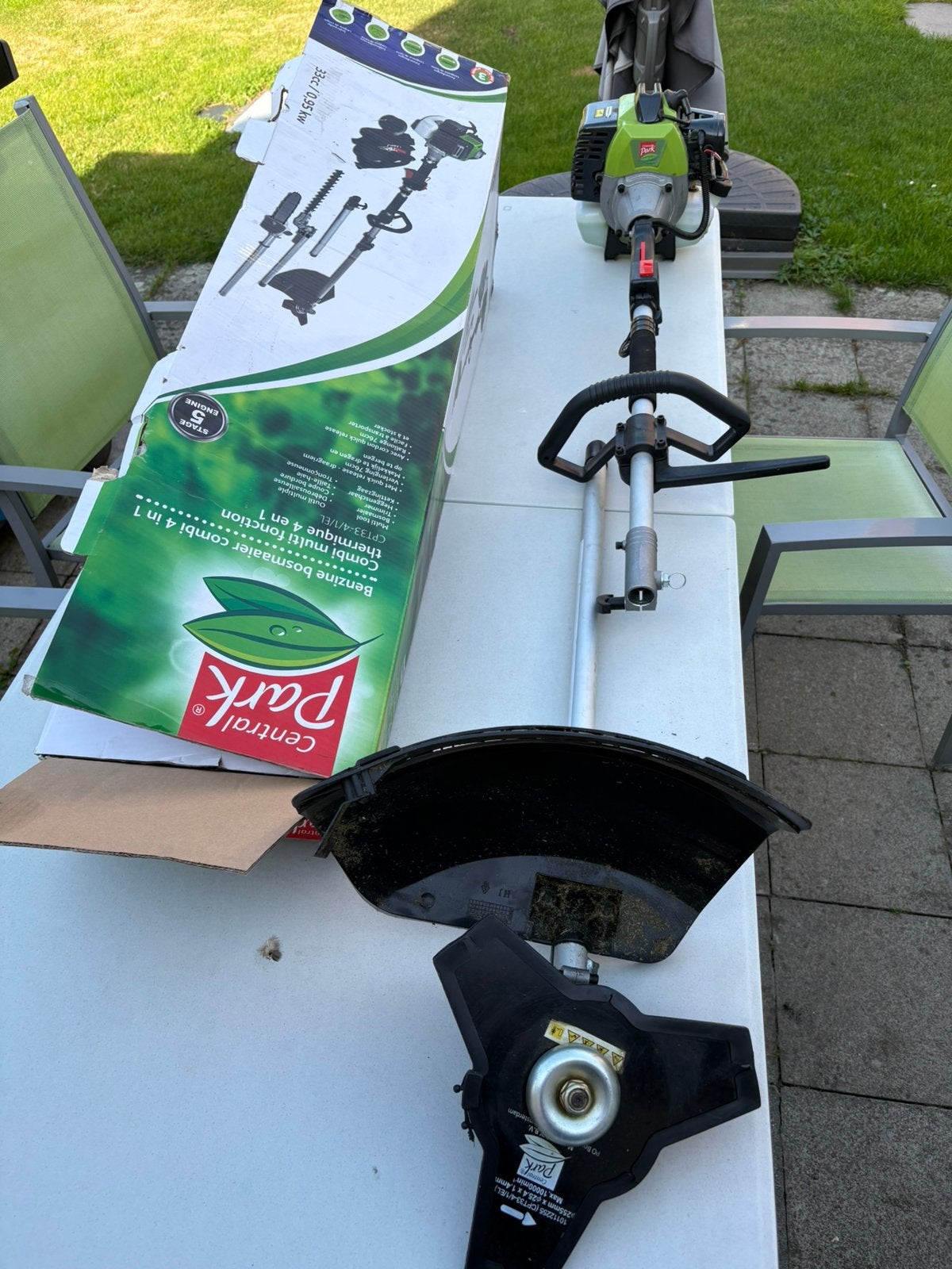 Bosmaaier aan de zijkant van het thermische park, Tuin en Terras, Ophalen, Zo goed als nieuw, Benzine