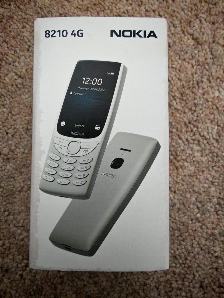 Nokia 8210... Nieuw... Blauw model, Télécoms, Enlèvement ou Envoi, Bleu