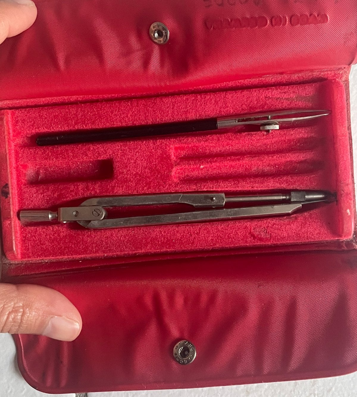 Boussole ancienne, Enlèvement ou Envoi
