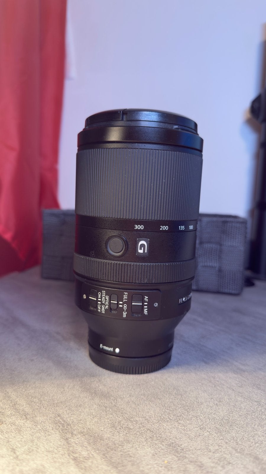 Sony FE 70-300 mm f/4,5-5,6 Go Ross - Monture E plein cadre, Pare-soleil, Monture Sony E, Téléobjectif, Utilisé