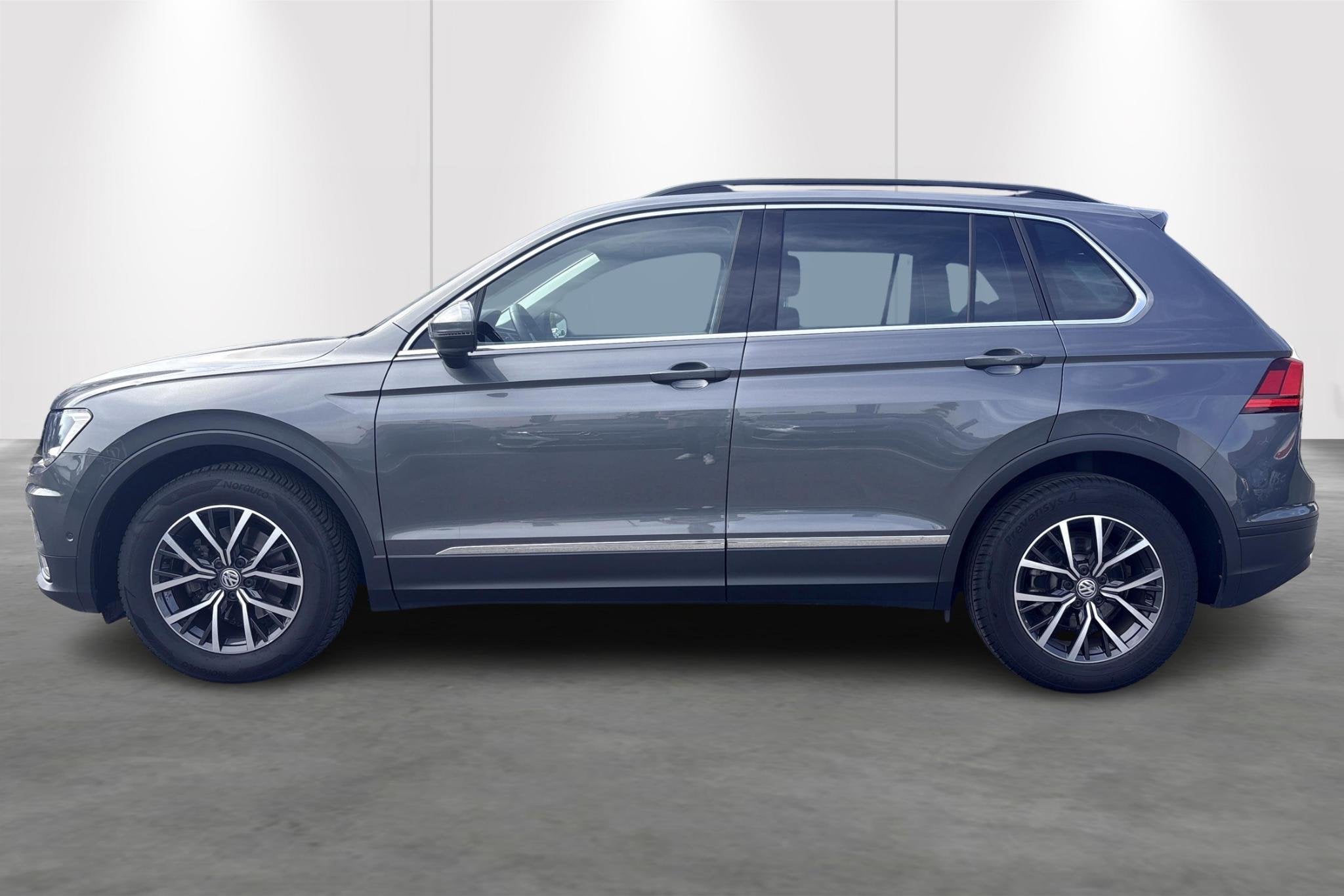 Volkswagen Tiguan 1.4I Comfortline + GPS - CAMERA - SENSOREN, Auto's, Volkswagen, Voorwielaandrijving, Gebruikt, 4 cilinders, 1600 kg