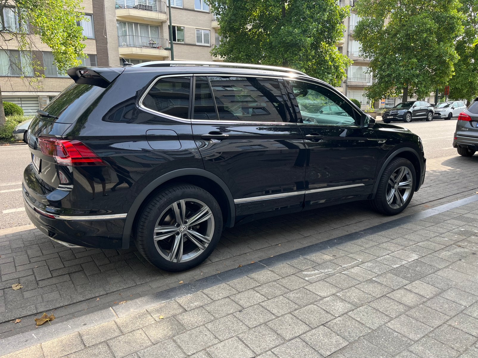VW TIGUAN ALLSPACE R-Line 7 PLACES, Cuir, 7 places, Carnet d'entretien, Noir