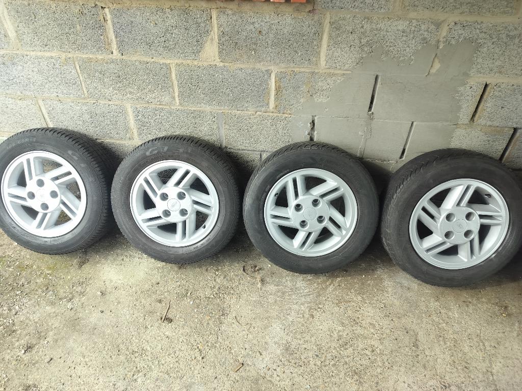 ORGINELE FORD ESCORT XR3I VELGEN 14 INCH MET BANDEN, Ophalen, 14 inch, Banden en Velgen, 185 mm