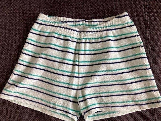 Muntgroene short in sponsstof Nonito kids 128 cm, Broek, Jongen of Meisje, Ophalen of Verzenden, Zo goed als nieuw