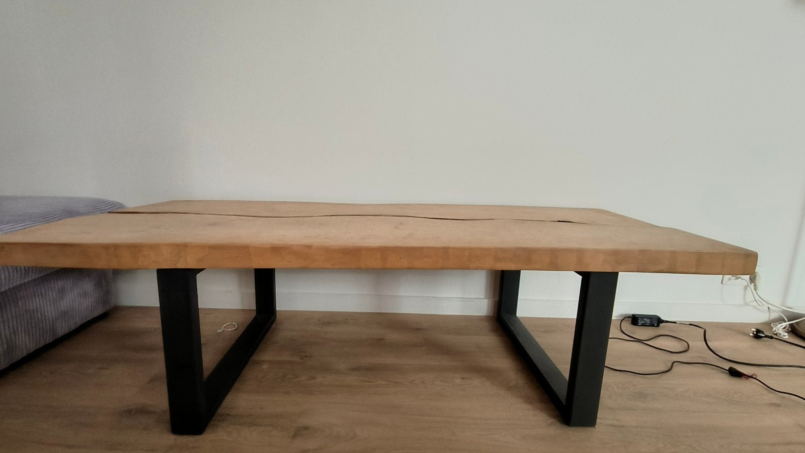 Table basse faite par artiste menuisier John pirson 9, Enlèvement