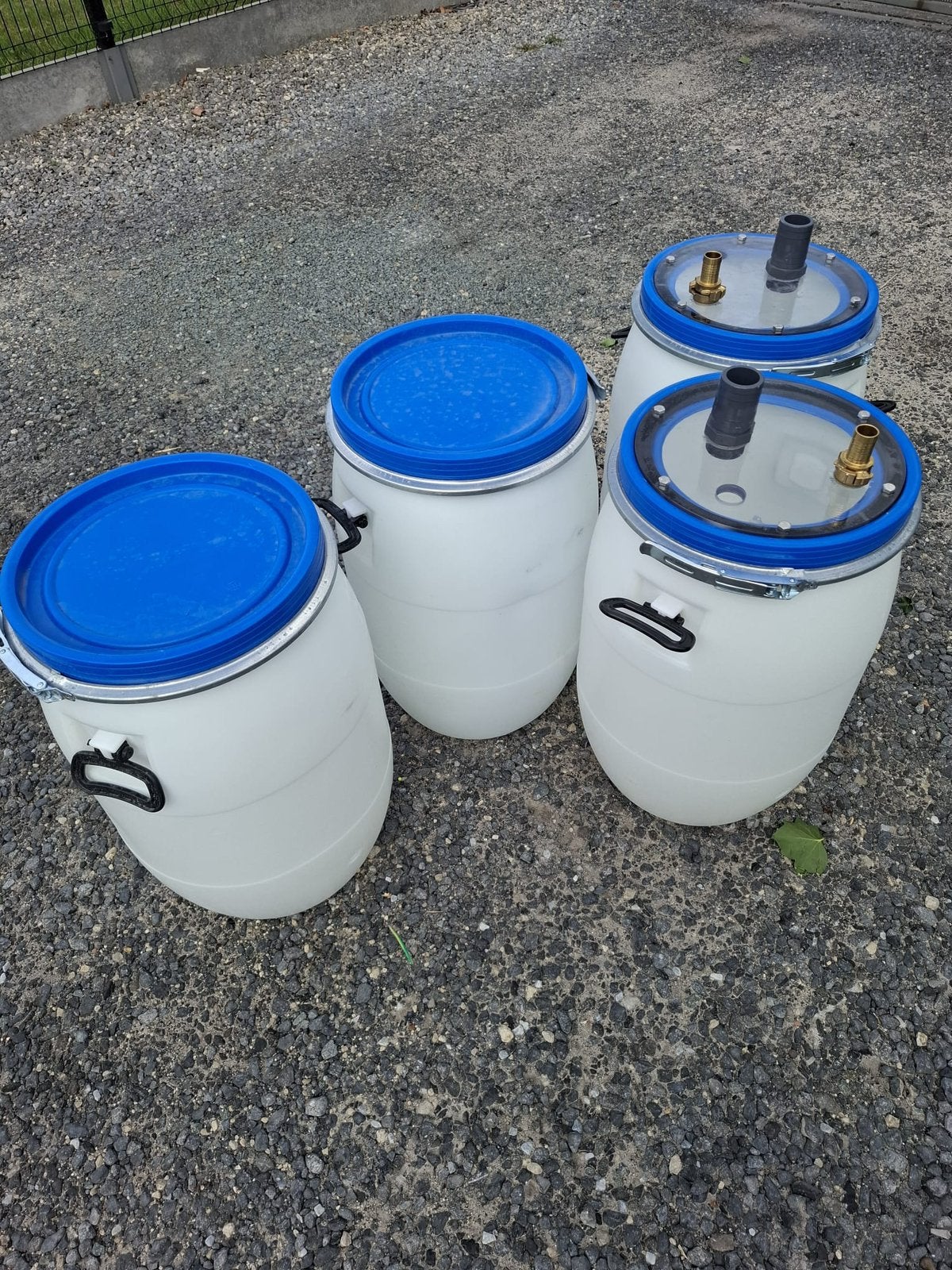 Vaten met aansluiting 60 liter, Ophalen