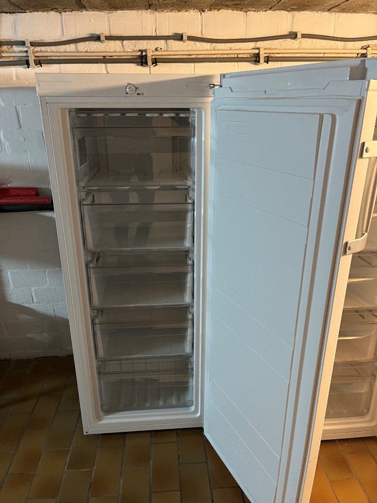 2 diepvriezers 153 liter (H142x55Bx55D) - Inventum EDV142A++, Minder dan 60 cm, Zo goed als nieuw, 140 tot 160 cm, Vrijstaand