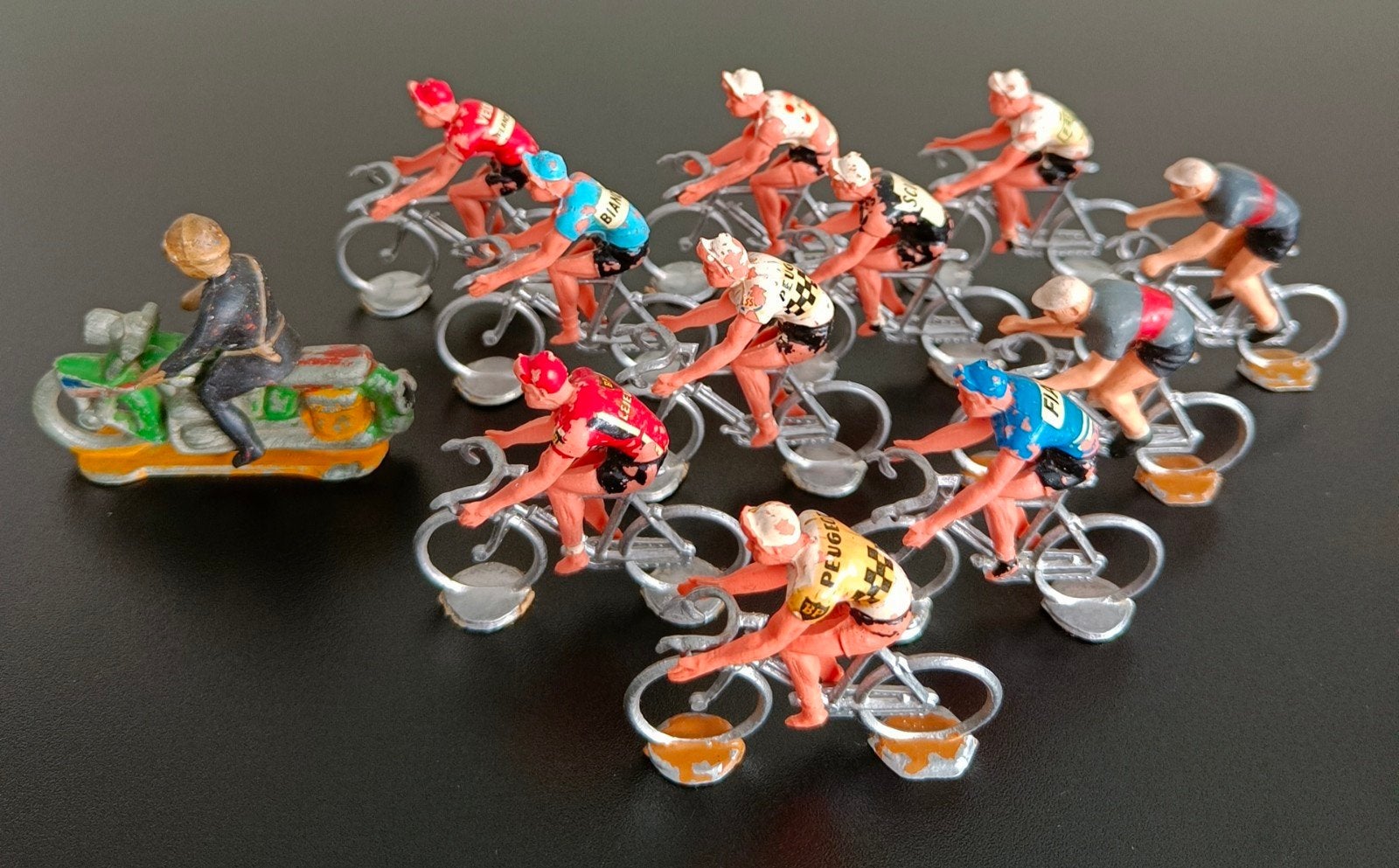 Vintage speelgoed miniatuur wielrenners + motard., Ophalen of Verzenden