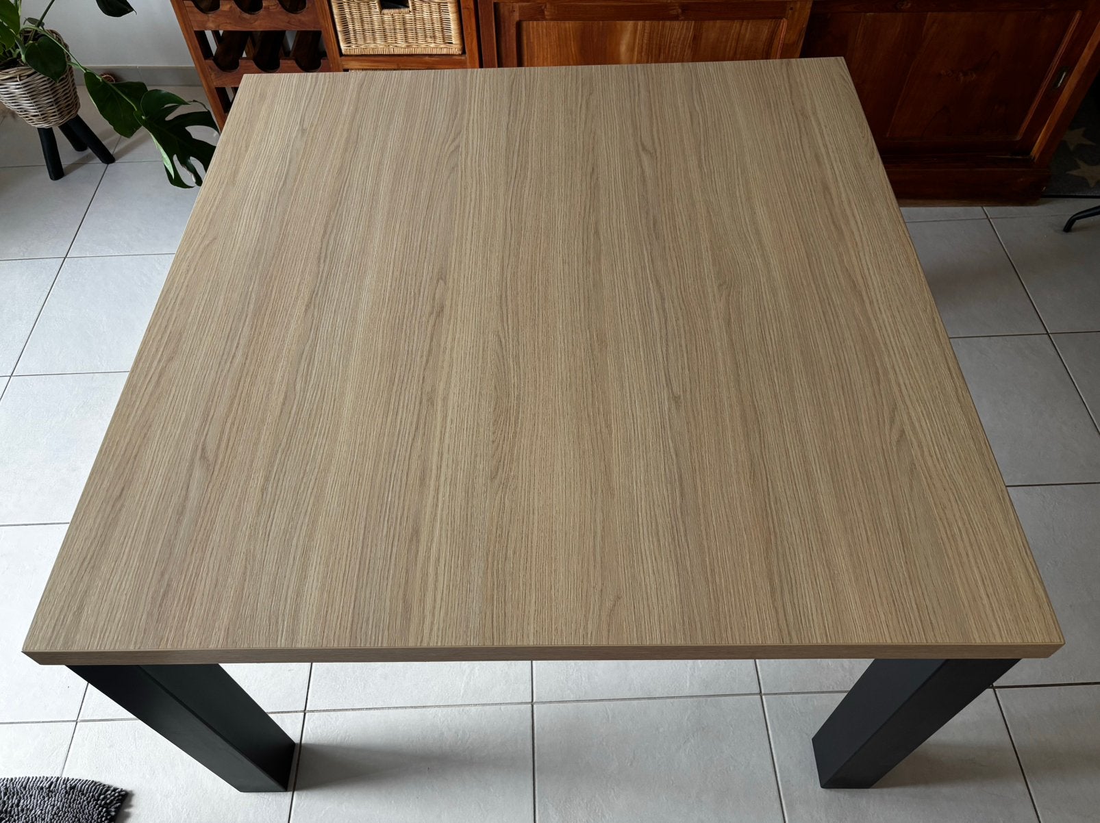 Houten tafel met zwarte metalen poten, Ophalen, 50 tot 100 cm, 100 tot 150 cm, Vierkant