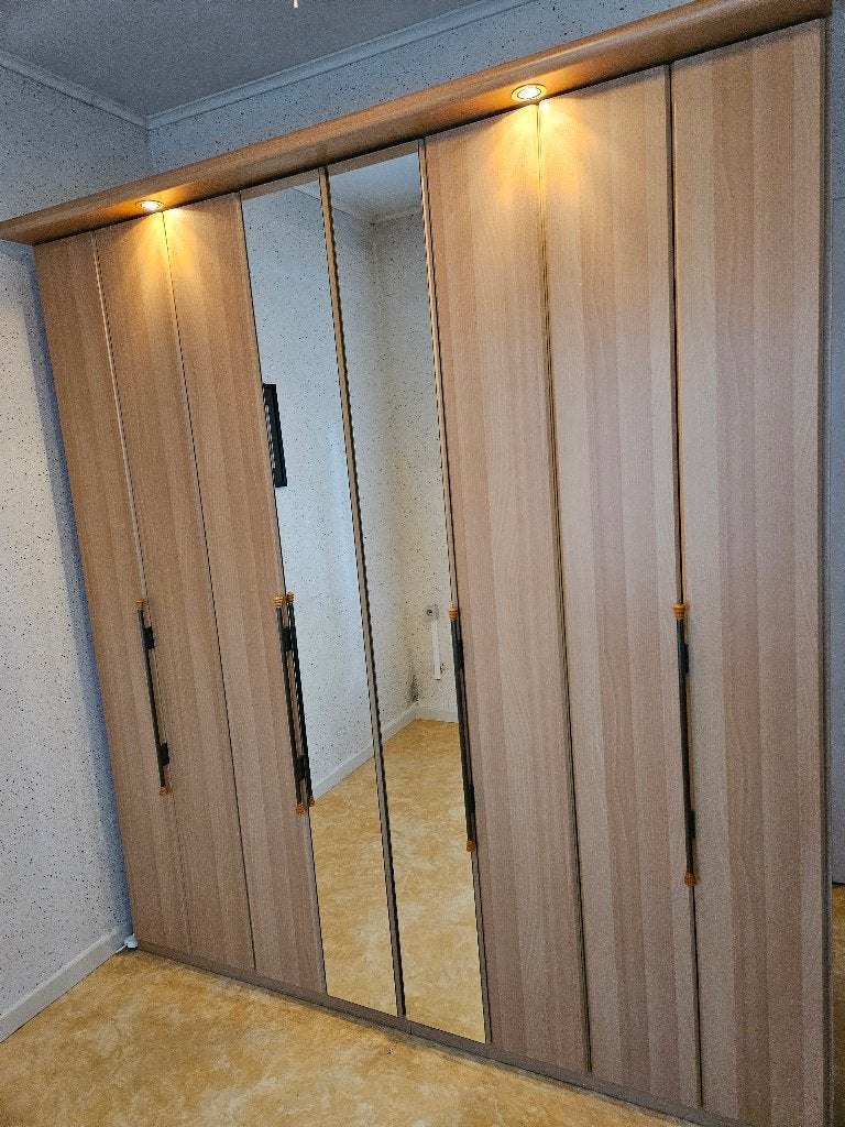 Armoire 200*220*60cm, 200 cm ou plus, Comme neuf, Enlèvement, 200 cm ou plus