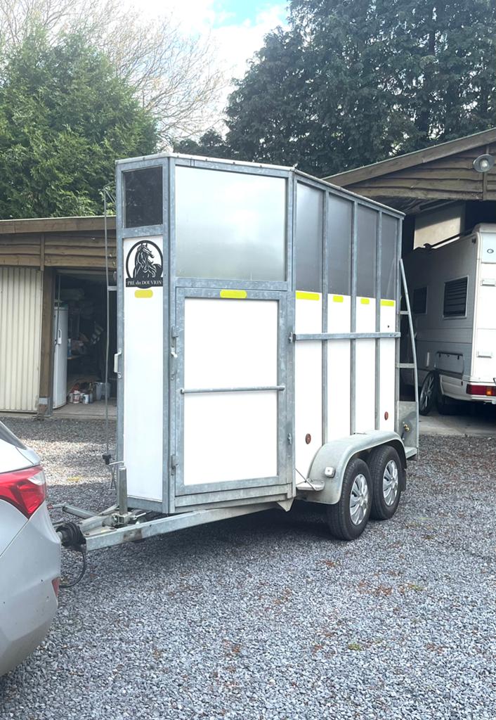 VAN 1,5 cv, Dieren en Toebehoren, Paarden en Pony's | Trailers en Aanhangwagens, Ophalen, Zo goed als nieuw
