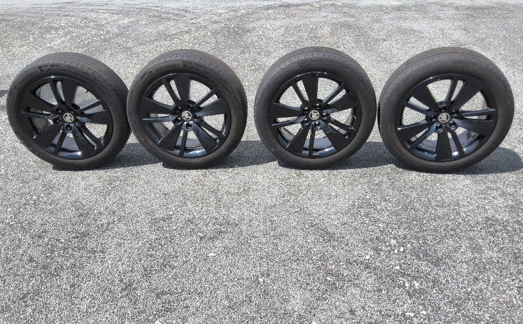 4 belles jantes 18", originales Skoda avec pneus été, Pneus et Jantes, Pneus été, 18 pouces, Enlèvement