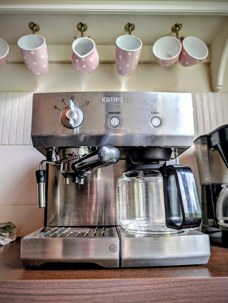 Machine à expresso KRUPS, Café moulu, Combiné, 2 à 4 tasses, Comme neuf