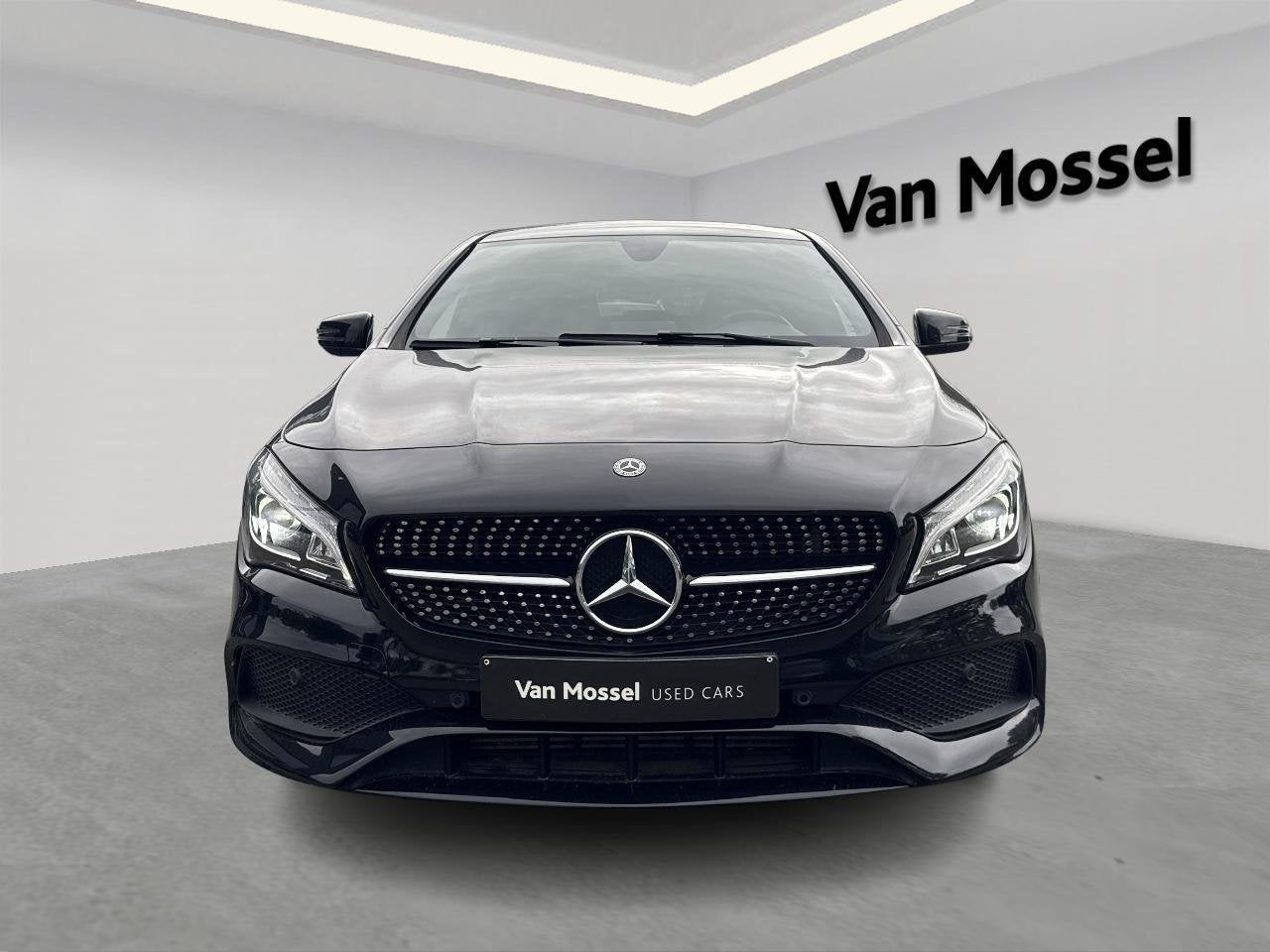 Mercedes-Benz CLA-klasse Shooting Brake 180 A7 AMG-Line, Stof, Gebruikt, 715 kg, 1600 cc