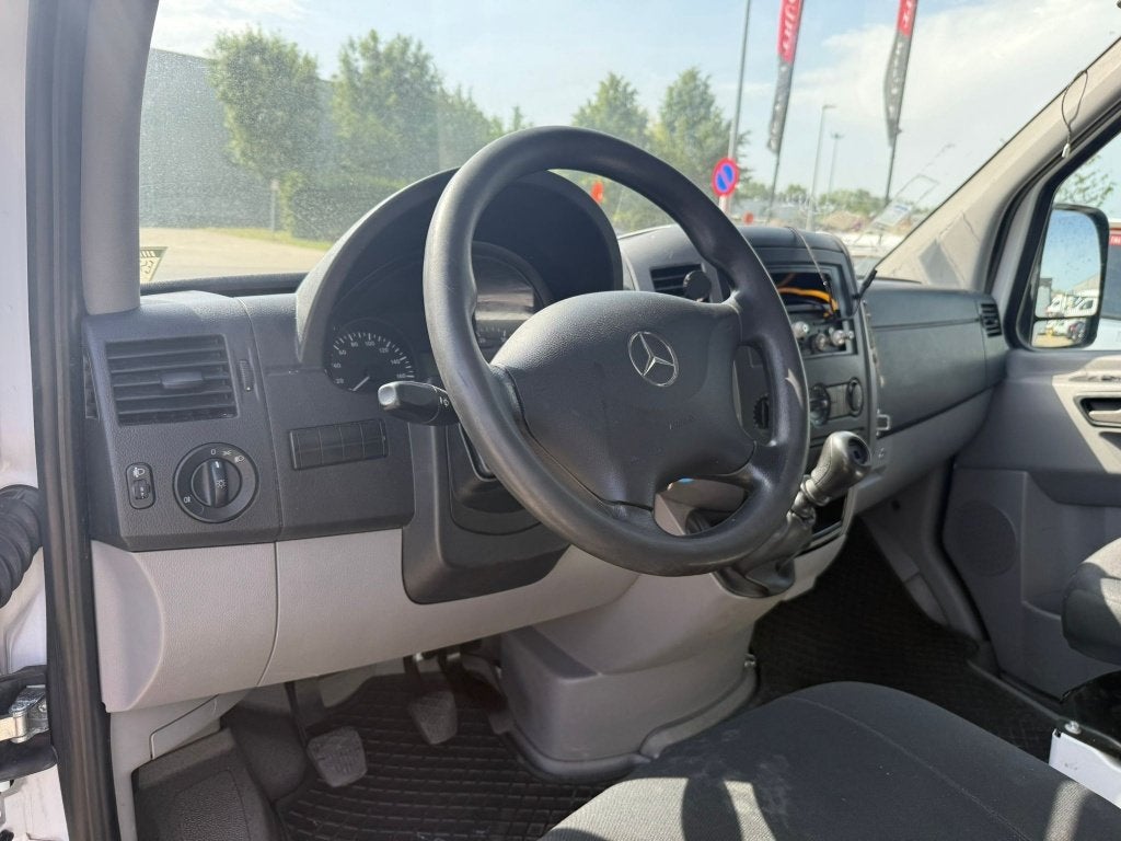 Mercedes-Benz Sprinter 313 (Stock ID 54183) — 23