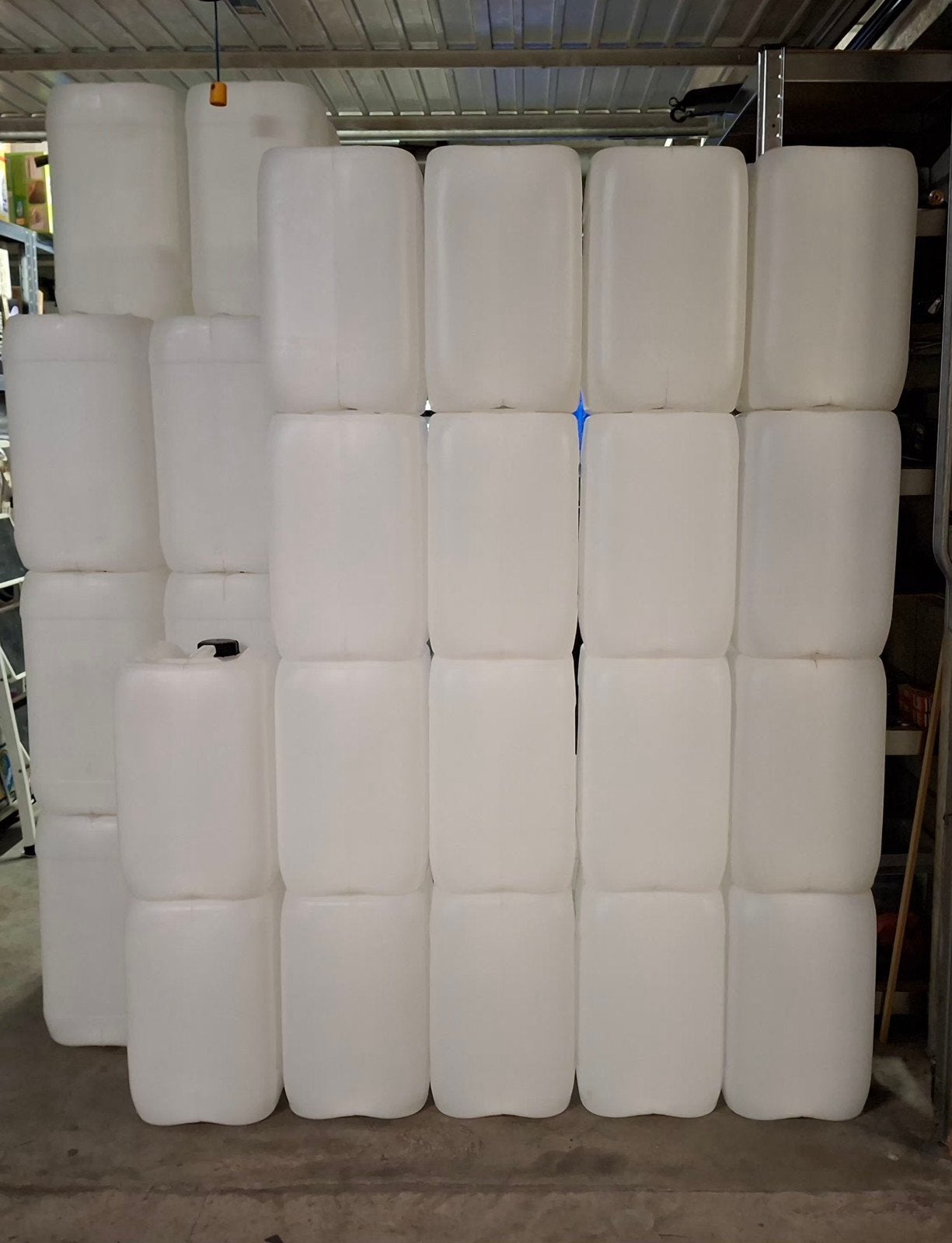 Jerrycans...nieuwe staat...heel proper, Auto-onderdelen, Ophalen