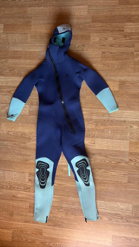 Wetsuit 133-142 cm / 10 jaar, Ophalen of Verzenden, Zo goed als nieuw, Duikpak