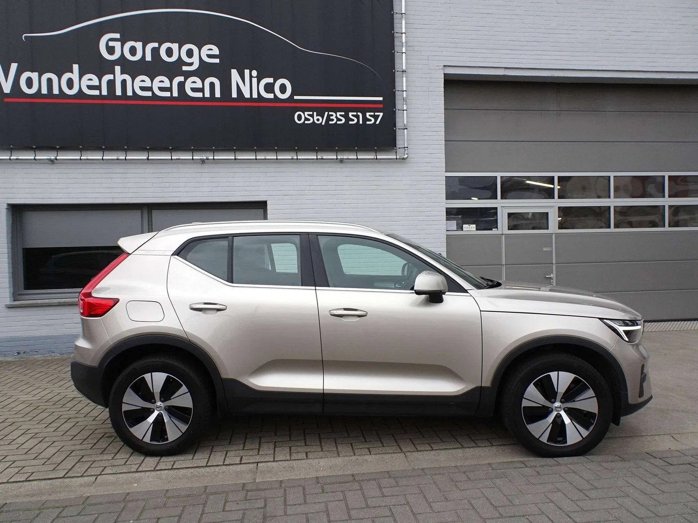 Volvo XC40 1.5T4 Recharge Inscription CARPLAY,FULL LED,KEYLE, Argent ou Gris, Achat, Euro 6, Entreprise