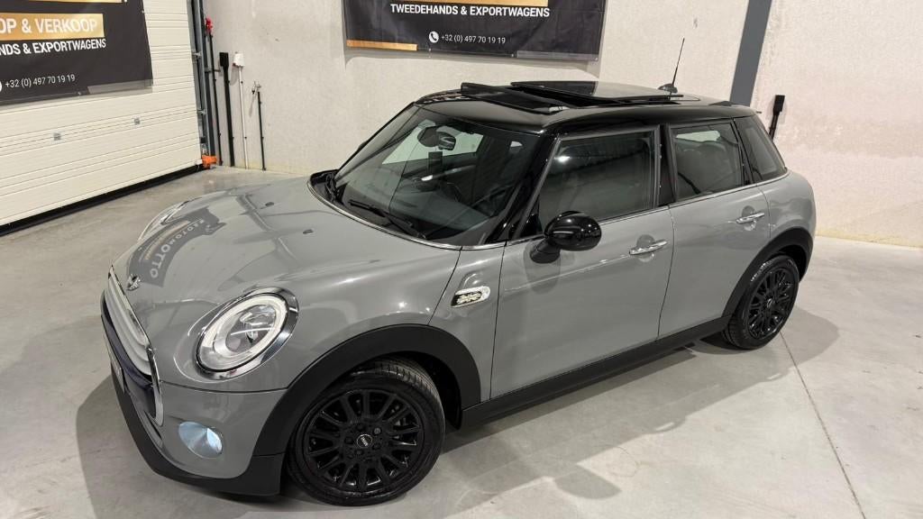 Mini Cooper | Berline | Pepper Uitvoering | Panorama | Xenon, Testrit aan huis, Leder en Stof, Cooper, Zilver of Grijs
