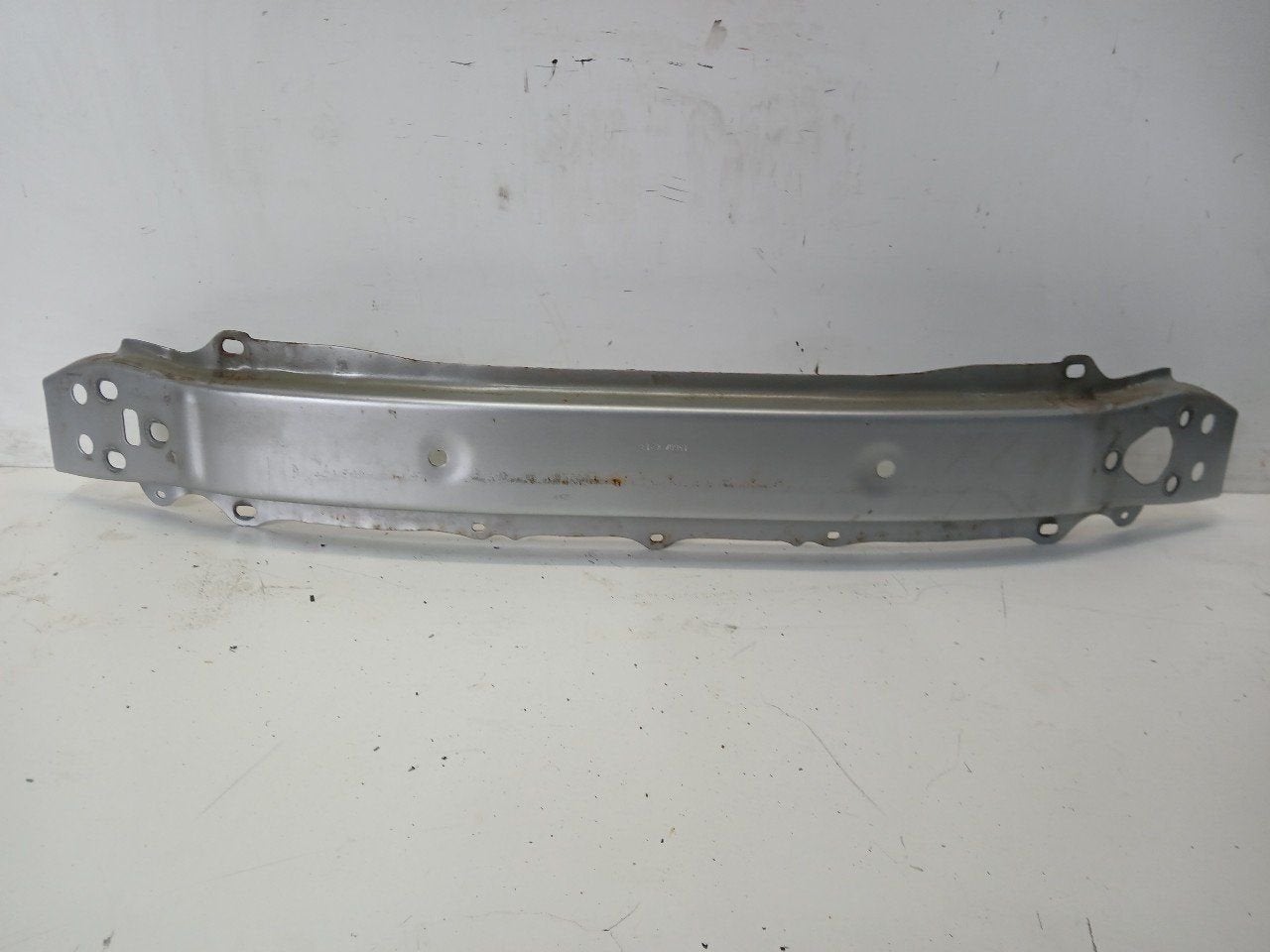 Bumperbalk achter Toyota Yaris, Onderdelen@venauto.nl, Van der Ven Autorecycling B.V., Gebruikt, Ettenseweg 76, 4706 PB Roosendaal, The Netherlands