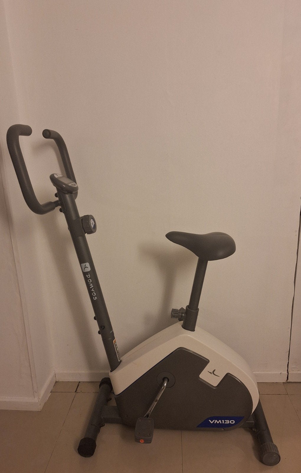 Offre exceptionnelle Vélo d'appartement pas cher, Sports & Fitness, Jambes, Utilisé, Vélo d'appartement, Métal