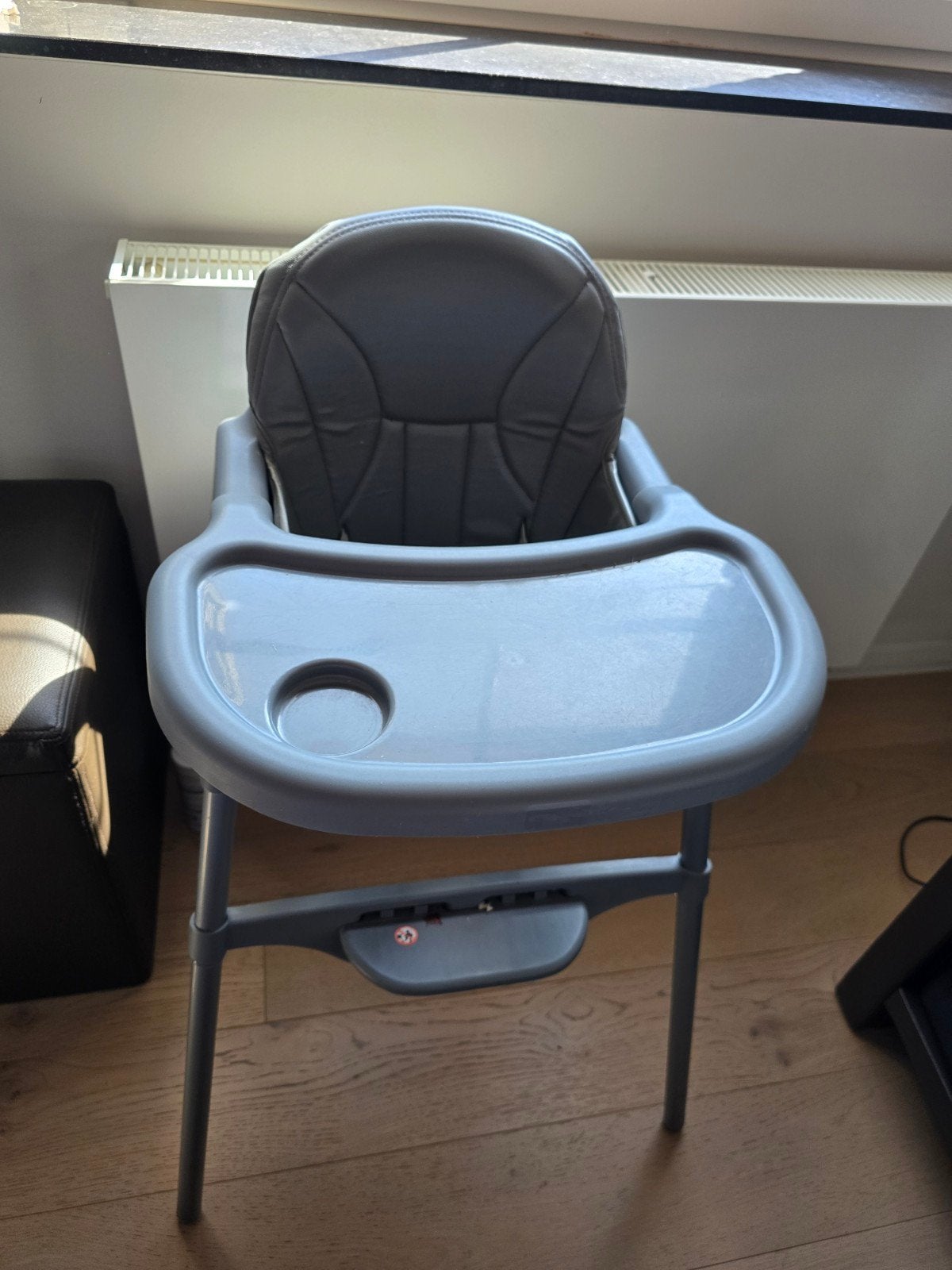 Chaise pour enfant robuste et confortable avec plateau à man, Enlèvement, Comme neuf, Chaise évolutive, Coulissant