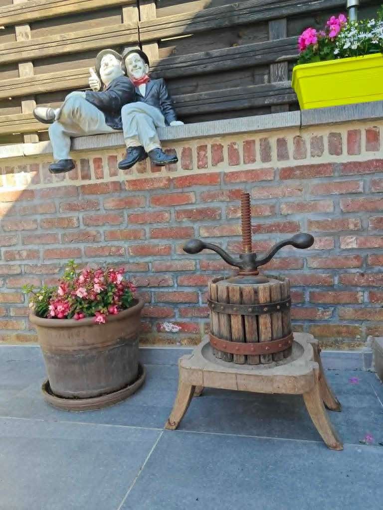 Oude, decoratieve, metalen Franse fruitpers/druivenpers., Ophalen