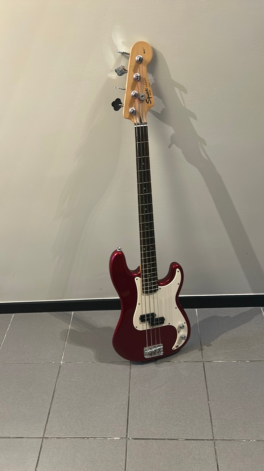 Fender Squire P-Bass Affinity series, Muziek en Instrumenten, Snaarinstrumenten | Gitaren | Bas, Ophalen, Zo goed als nieuw