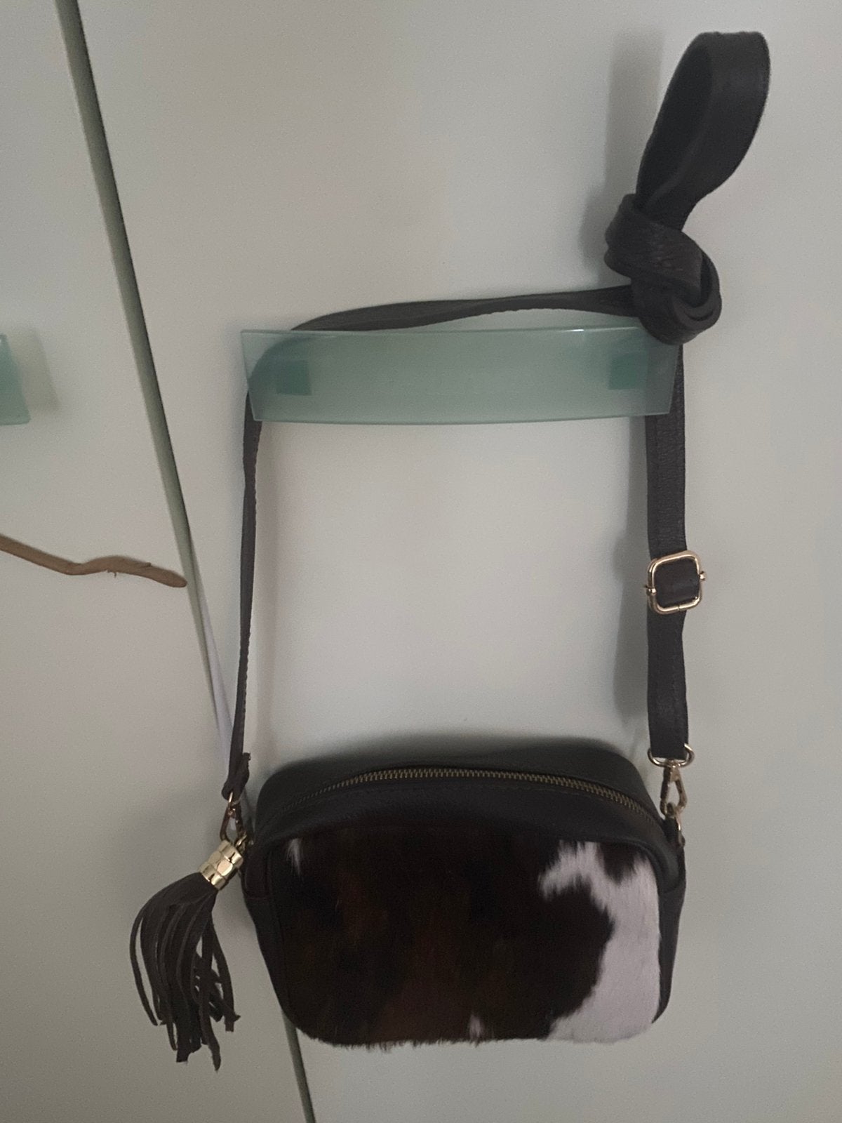 Schoudertas cow, Bijoux, Sacs & Beauté, Autres marques, Cuir, Enlèvement ou Envoi, Comme neuf