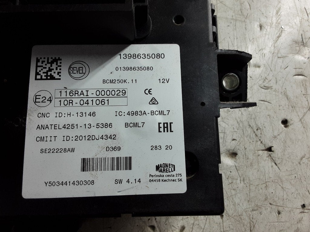 BOITIER FUSIBLES Peugeot Boxer (U9) (1398635080), Mevr. I. Hauben, Utilisé, Rue de l'Espoir 34 34
4030  GRIVEGNÉE, BE, Info@Collignon.be