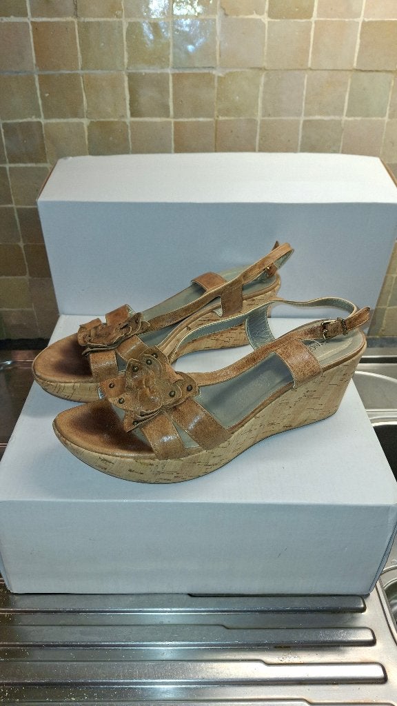 Open schoenen  NeroGiardini, Ophalen, Schoenen met lage hakken, Bruin, Nero giardini