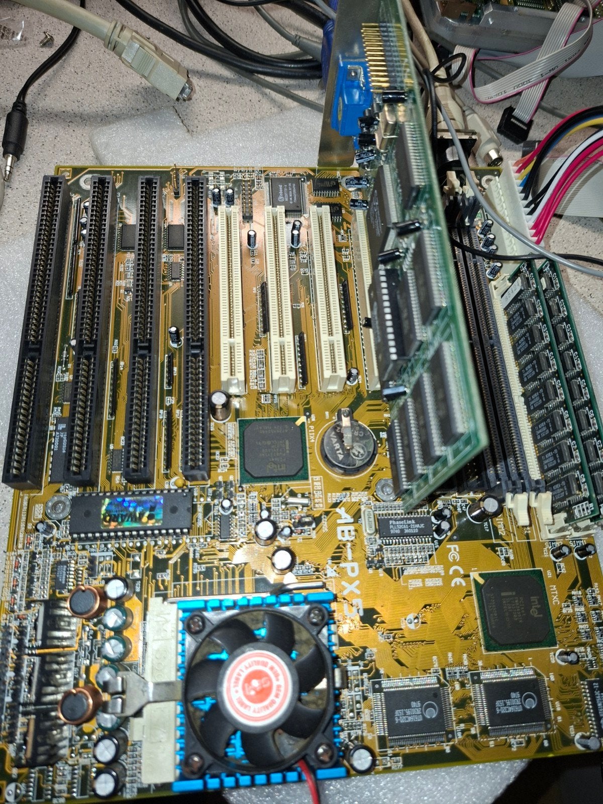 a vendre carte mere  ab px5 200mmx 16mb memoire tester ok, Computers en Software, Moederborden, Ophalen of Verzenden