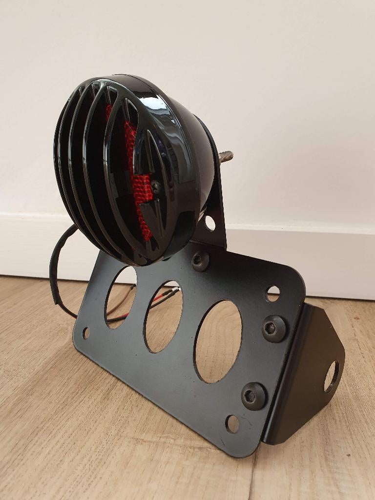 side mount kentekenplaathouder + achterlicht + gril, Motoren, Ophalen of Verzenden
