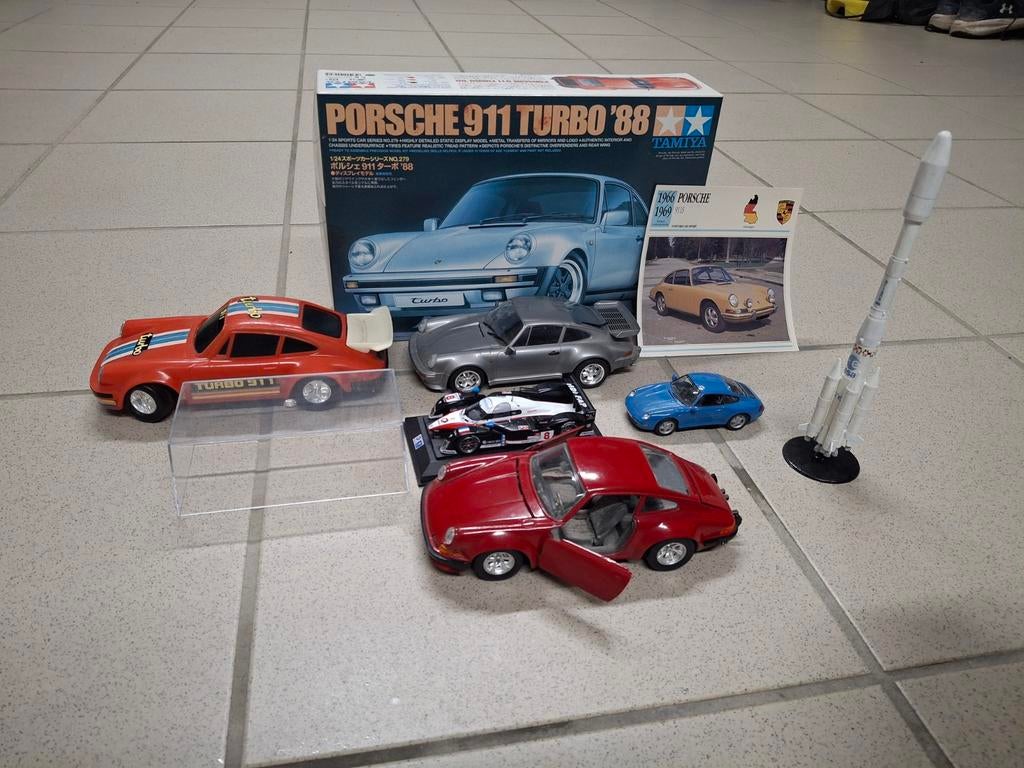Lot de voitures maquette 1/32 dont une en métal, Enlèvement ou Envoi, Voiture, Comme neuf, 1:32 à 1:50