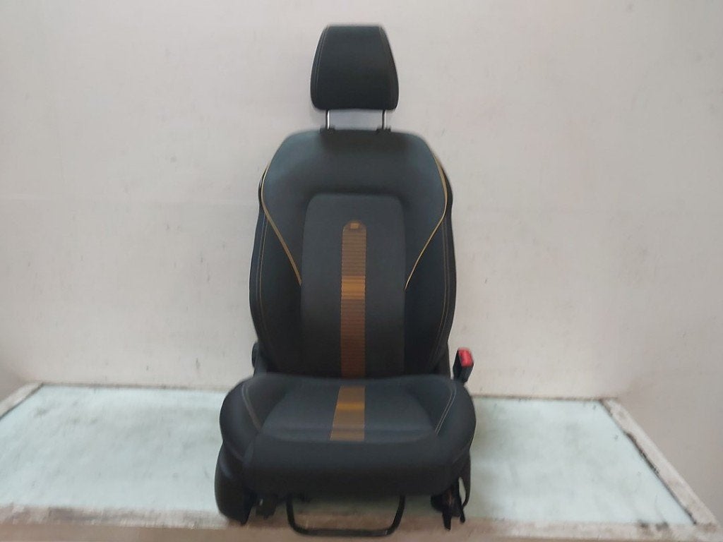 STOEL RECHTS VOOR Ford Fiesta 7 (01-2017/07-2023), Gebruikt, Ford