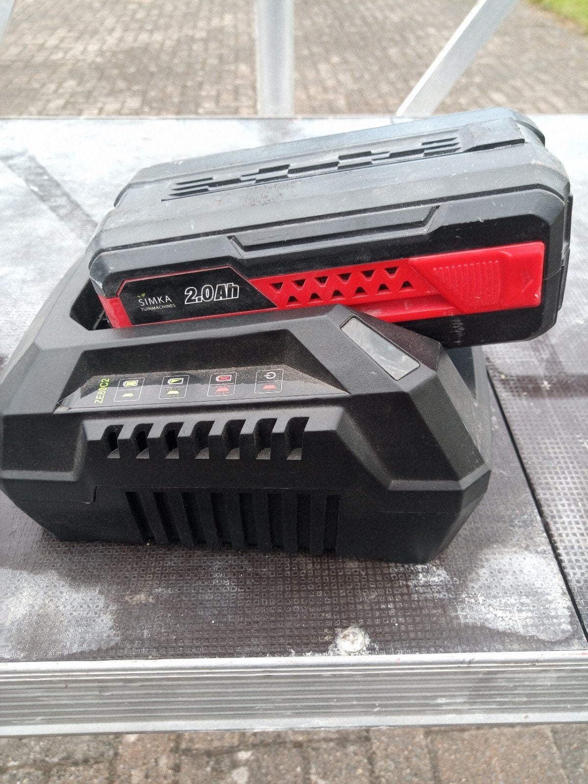 Simka batterij met lader voor bosmaaier simka 80vold 20ah, Ophalen
