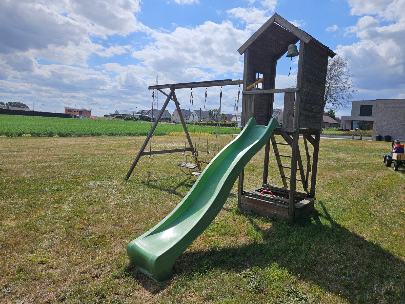 schommel toren met glijbaan, zandbak., Kinderen en Baby's, Speelgoed | Buiten | Speeltoestellen, Ophalen, Glijbaan