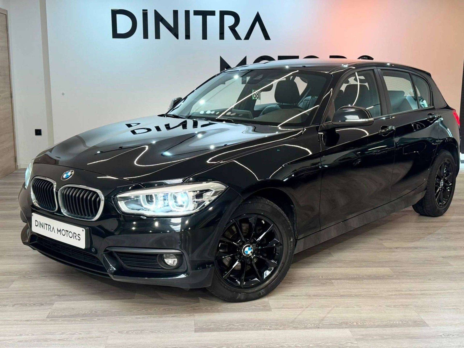 BMW 116 - Navi/Cruise/LED/Zetelvw, Autos, BMW, Euro 6, Entreprise, Boîte manuelle, Noir