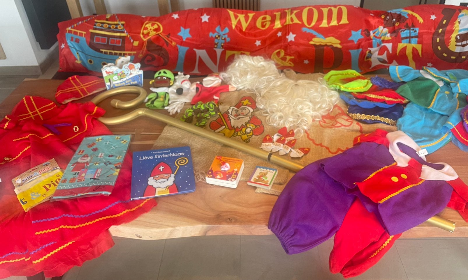 Box thema Sint, Ophalen, Zo goed als nieuw