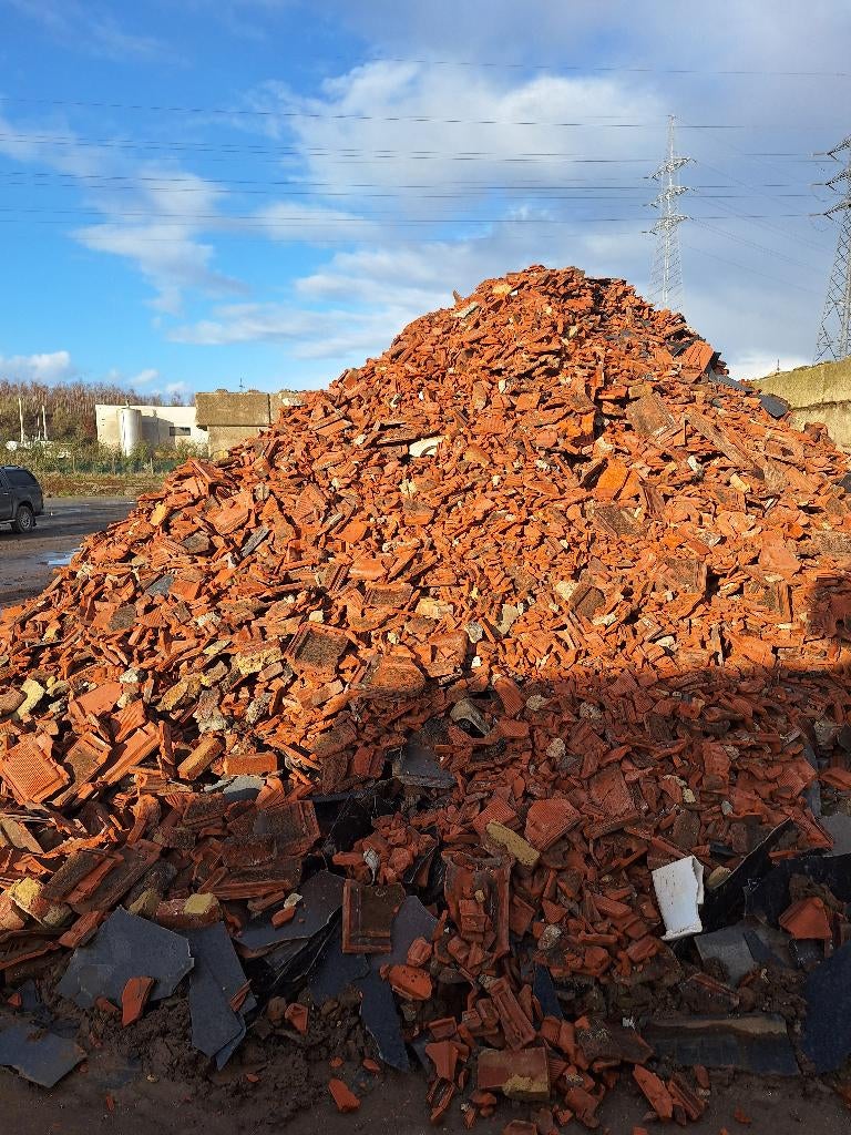 bricaillons a donner, Enlèvement ou Envoi, Calcaire