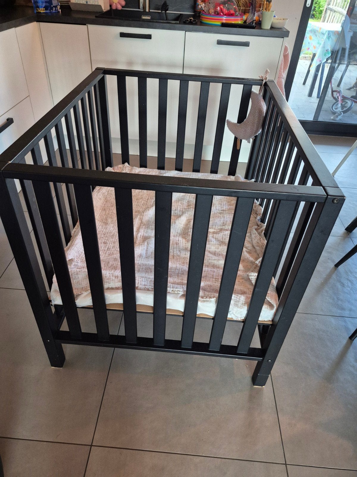 Mooie zwarte babypark, Kinderen en Baby's, Ophalen