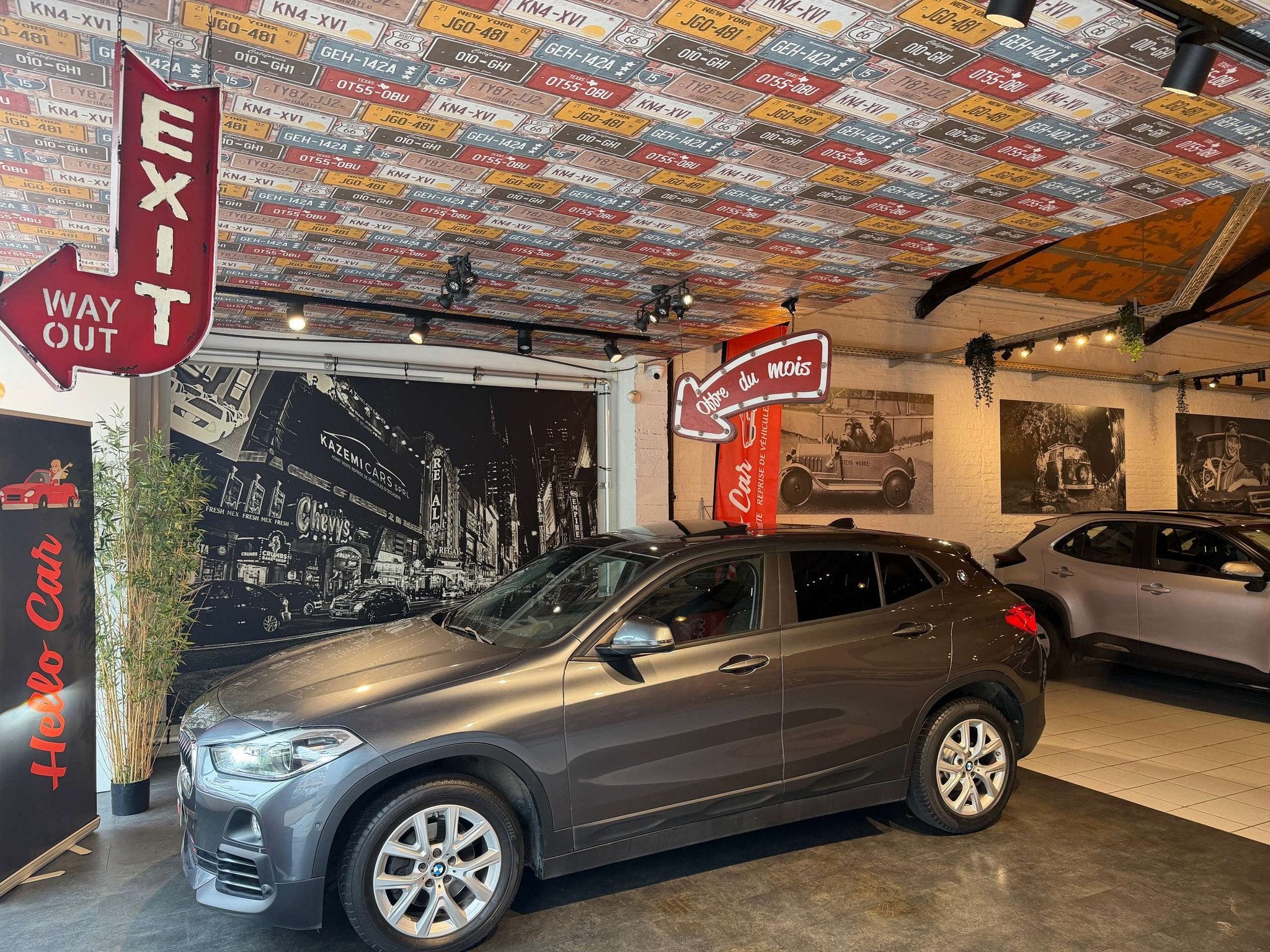BMW X2 1.5iA sDrive18 * CARNET FULL BMW * PANO * JANTES 17 *, 100 kW, Argent ou Gris, Entreprise, 5 portes