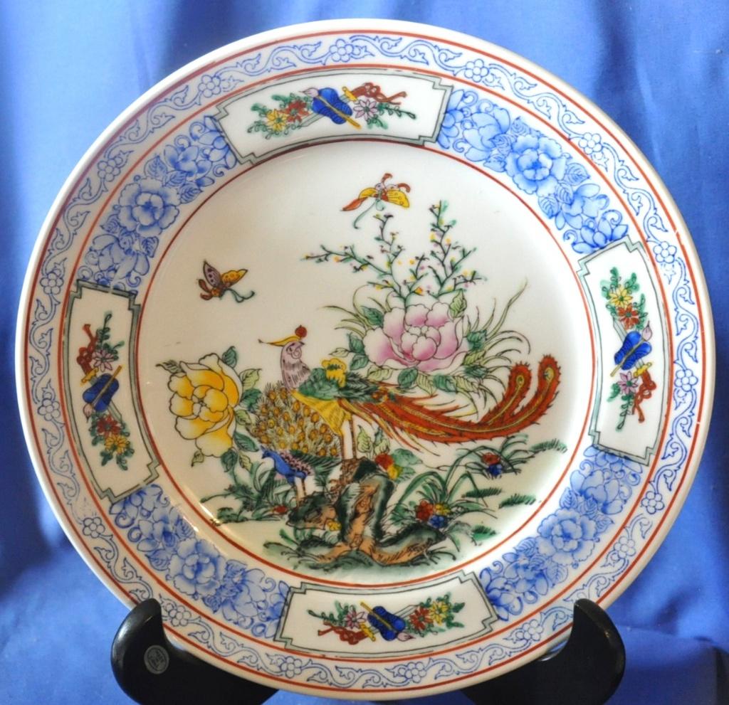 assiette plate decorative porcelaine asiatique decor paon, Antiquités & Art, Enlèvement ou Envoi
