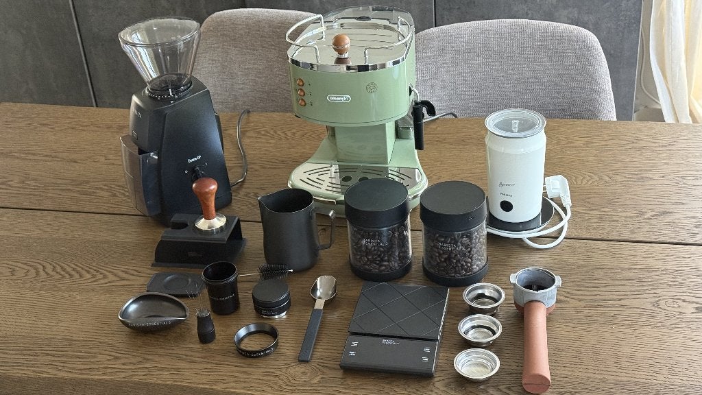 Barista Set | De'Longhi + Baratza Encore ESP + Extra's, Machine à espresso, Réservoir d'eau amovible, Café en grains, Comme neuf