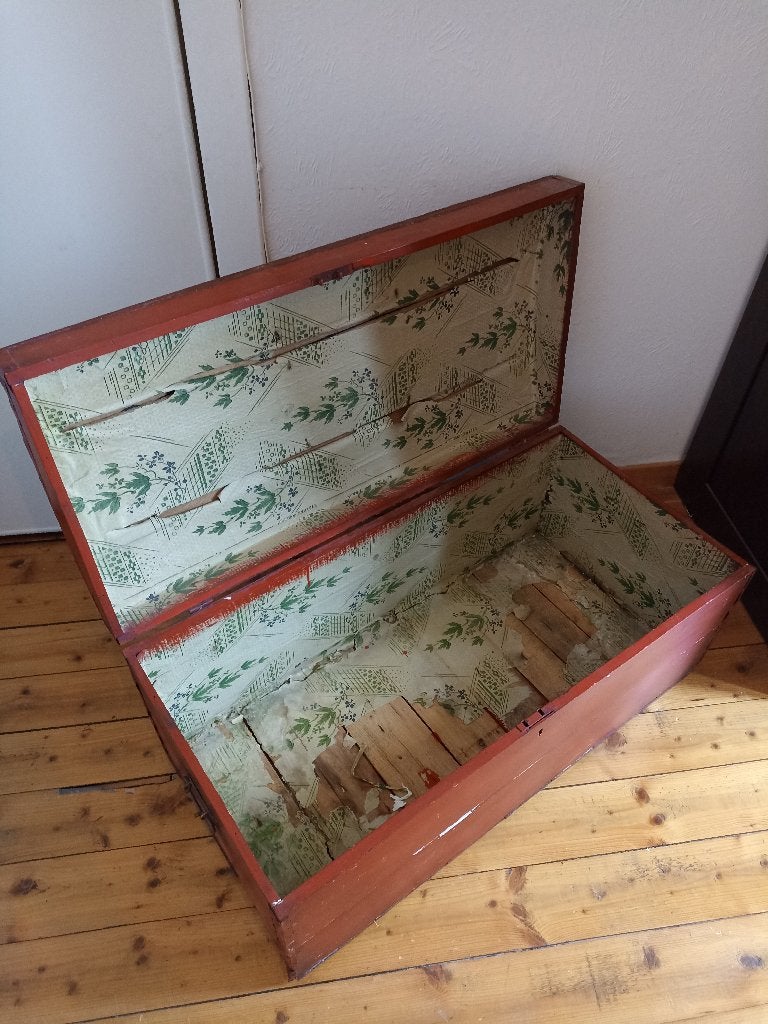 Rode houten koffer, Enlèvement