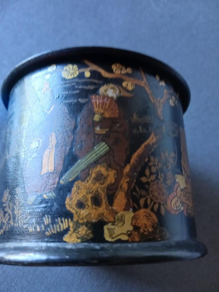 Petite boîte en papier mâché Japon, Verzamelen, Vingerhoedjes, Ophalen