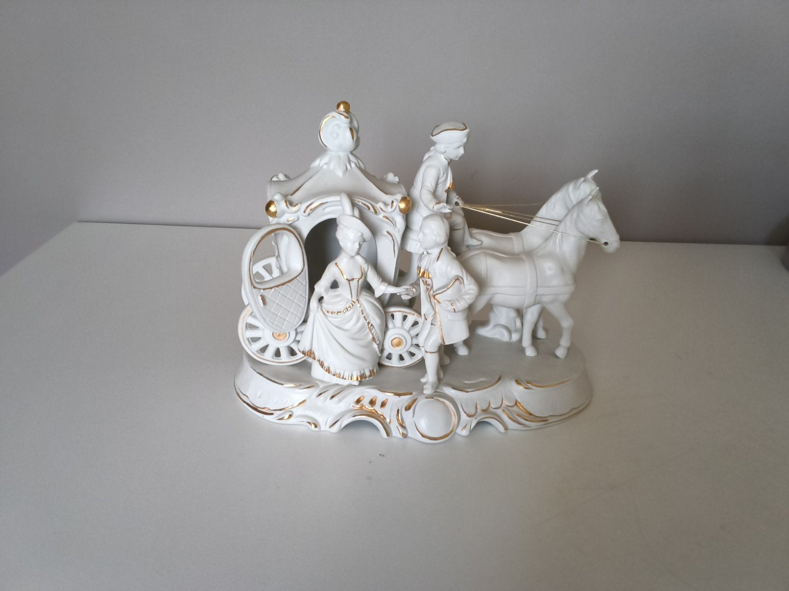 Beeldje koets met paarden, Ophalen, Zo goed als nieuw, Mens