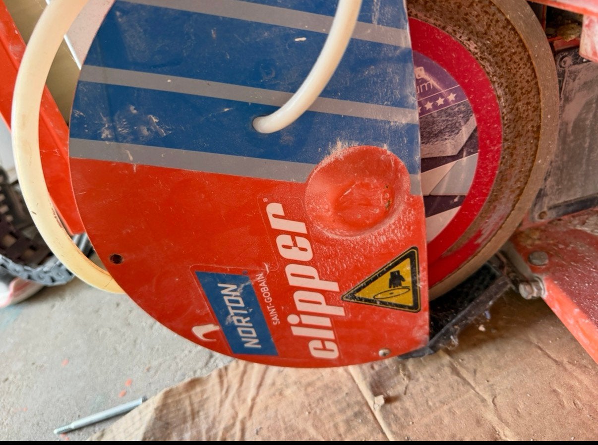 scie à caraux/scie à pierre avec refroidissement par eau, Bricolage & Construction, Abris de chantier & Baraques de chantier, Enlèvement