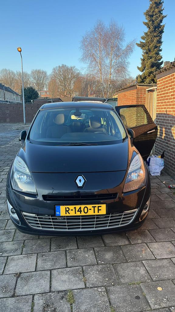 Renault scenic 7pl 1.5 dci EXPORT, Auto's, Renault, Automaat, Particulier, Te koop