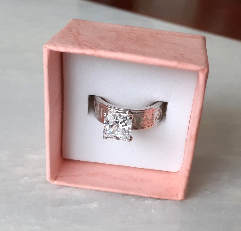 Damesring zilver met grieks patroon en witte diamant, Bijoux, Sacs & Beauté, Bagues, Comme neuf, Femme, Plus petit que 17, Argent